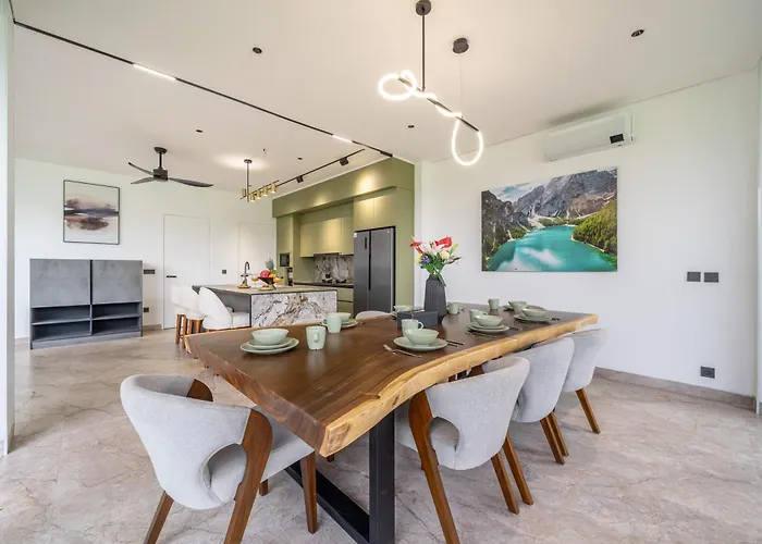 Velora - Grand Retreat With Pool & Rice Field Views Villa *