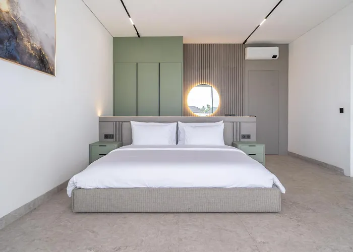 Velora - Grand Retreat With Pool & Rice Field Views ヴィラ