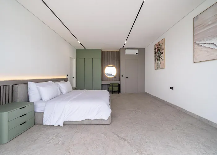 Velora - Grand Retreat With Pool & Rice Field Views *