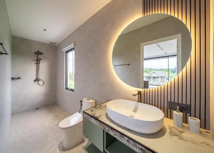 Velora - Grand Retreat With Pool & Rice Field Views Villa