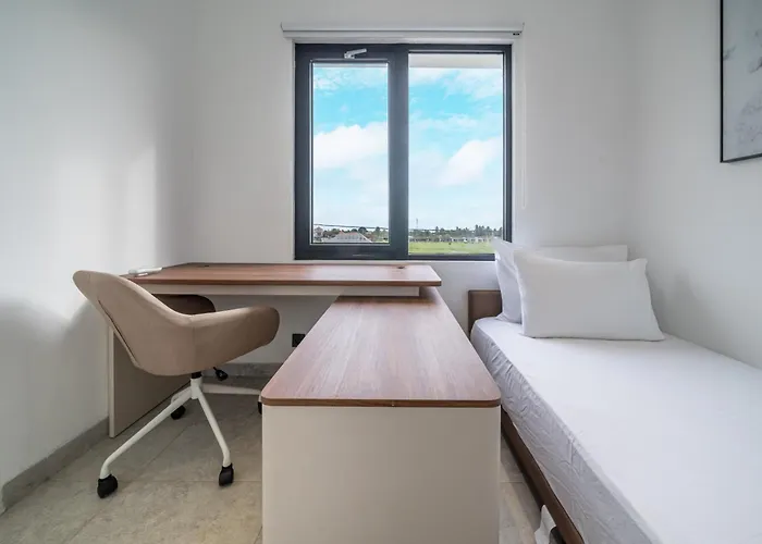 Villa Velora - Grand Retreat With Pool & Rice Field Views